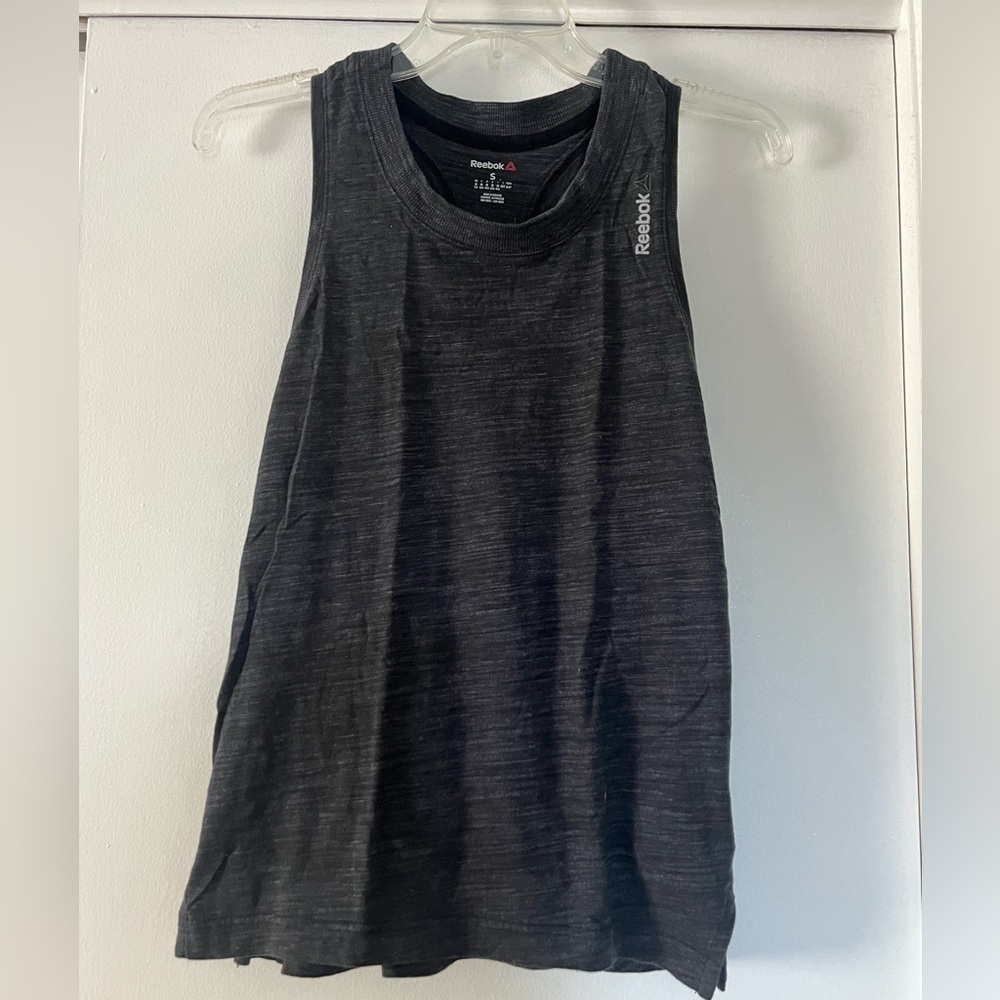 Dark gray Reebok tank